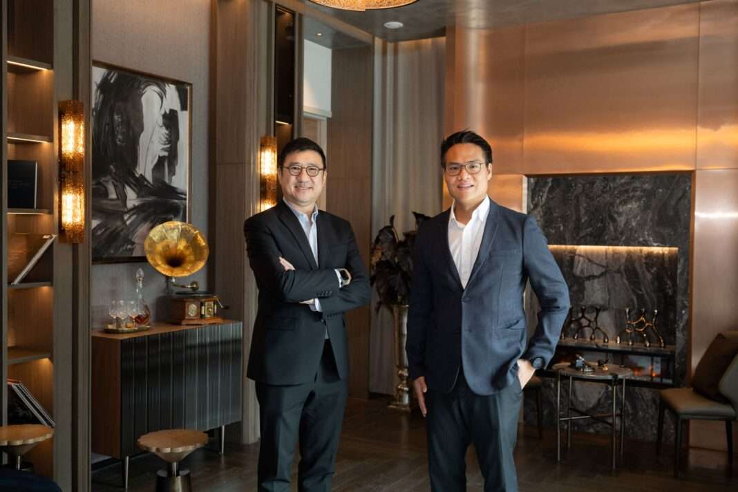 a5-samitivej-srinakarin-wellness-living-partnership นายศุภโชค ปัญจทรัพย์ ประธานเจ้าหน้าที่บริหาร A5 และ นพ.อดินันท์ กิตติรัตนไพบูลย์ ผู้อำนวยการ ร.พ.สมิติเวช ศรีนครินทร์ ร่วมประกาศความร่วมมือ