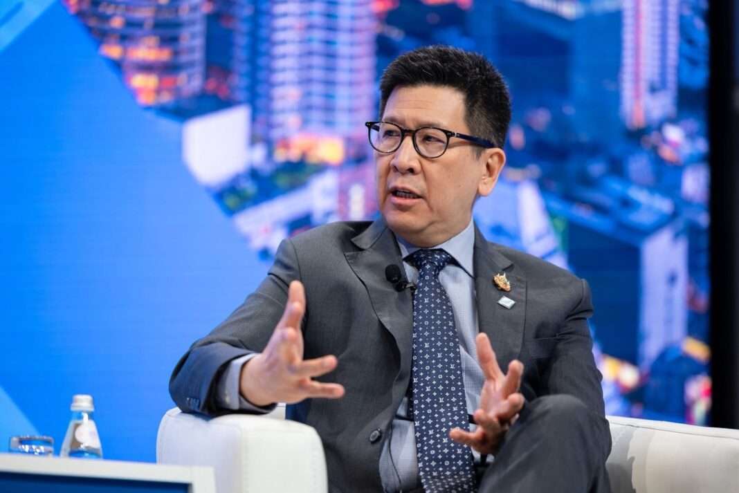 akanit-nitithanprapas-imf-world-bank-spring-meetings-2026.jpg ดร.เอกนิติ นิติทัณฑ์ประภาศ รองนายกรัฐมนตรี และรัฐมนตรีว่าการกระทรวงการคลัง แสดงวิกฤตการณ์และวิสัยทัศน์ในงาน 2026 IMF-World Bank Group Spring Meetings