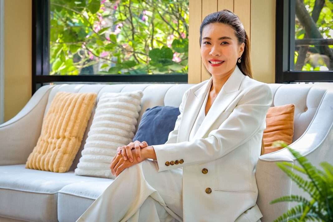 asw-pachara-prapanwattana-modiz-vault-kaset-sripatum นางสาวพชร ประพันธ์วัฒนะ กรรมการผู้จัดการอาวุโส กลุ่มธุรกิจอสังหาริมทรัพย์คอนโดมิเนียม บริษัท แอสเซทไวส์ จำกัด (มหาชน) หรือ ASW