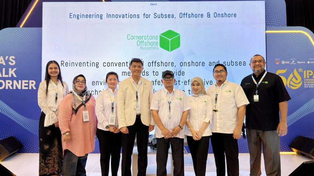 dms-dexon-cornerstone-offshore-nusantara-ipa-convex-2026.jpg คณะผู้บริหารและทีมงาน บริษัท เด็กซ์ซอน เมคคานิคอล โซลูชั่นส์ จำกัด (DMS) ถ่ายภาพร่วมกับพันธมิตร Cornerstone Offshore Nusantara ในงาน IPA Convex 2026