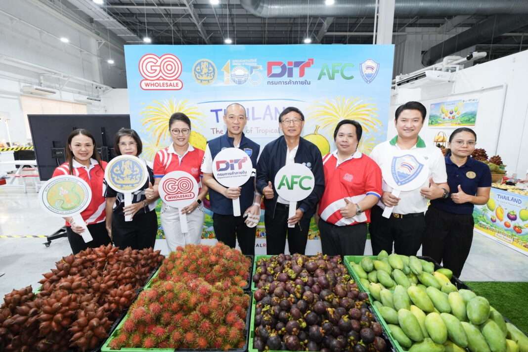 go-wholesale-tropical-fruits-festival-opening บริหาร โก โฮลเซลล์ พร้อมด้วยตัวแทนจากกรมการค้าภายใน และหอการค้าไทย ร่วมเปิดเทศกาล Thailand The Land of Tropical Fruits