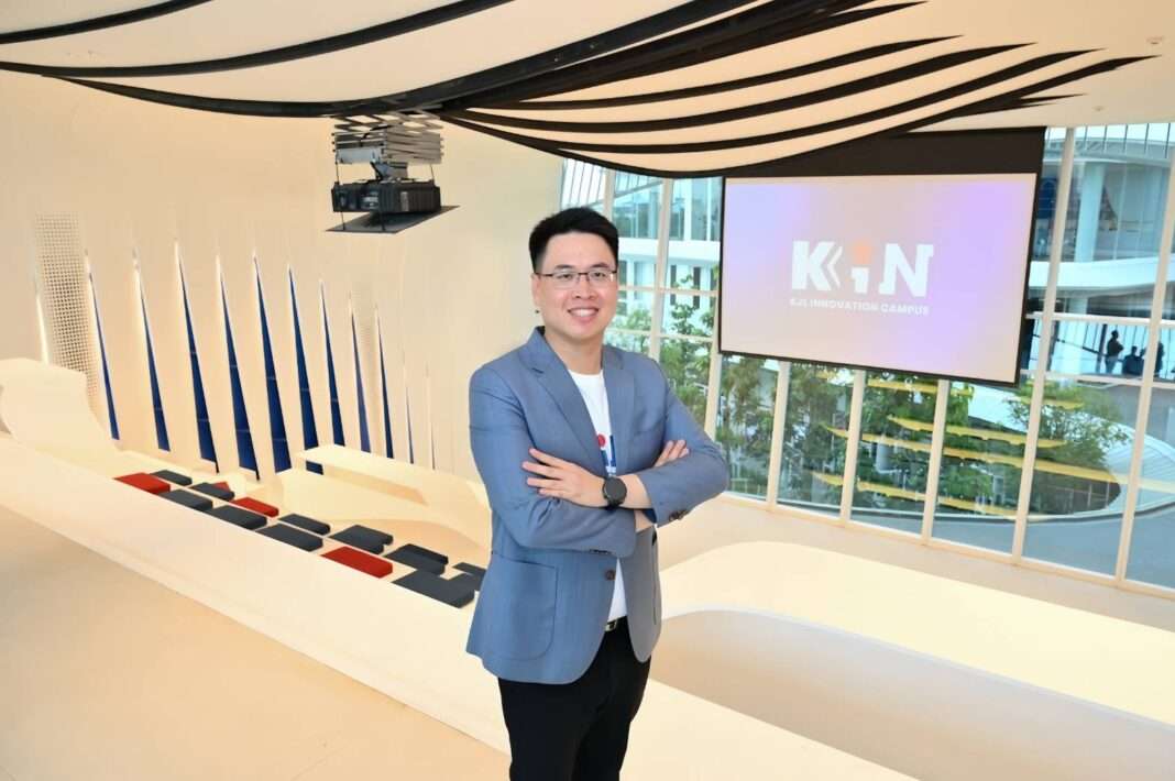 kjl-innovation-campus-kasemsan-sujiwrodom นายเกษมสันต์ สุจิวโรดม ประธานเจ้าหน้าที่บริหาร บริษัท กิจเจริญ เอ็นจิเนียริ่ง อีเลคทริค จำกัด (มหาชน) หรือ KJL บริเวณศูนย์นวัตกรรม KJL Innovation Campus (KiN)