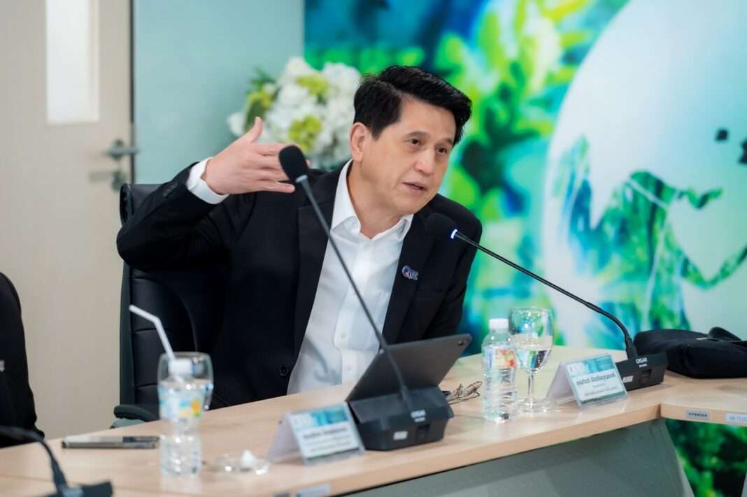 นายกิตติ อัจฉริยบุญยงค์ กรรมการบริหาร บมจ.คิวทีซี เอนเนอร์ยี่ (QTC) ร่วมบรรยายในงานเสวนา CEO Moral Leadership Roundtable 2026