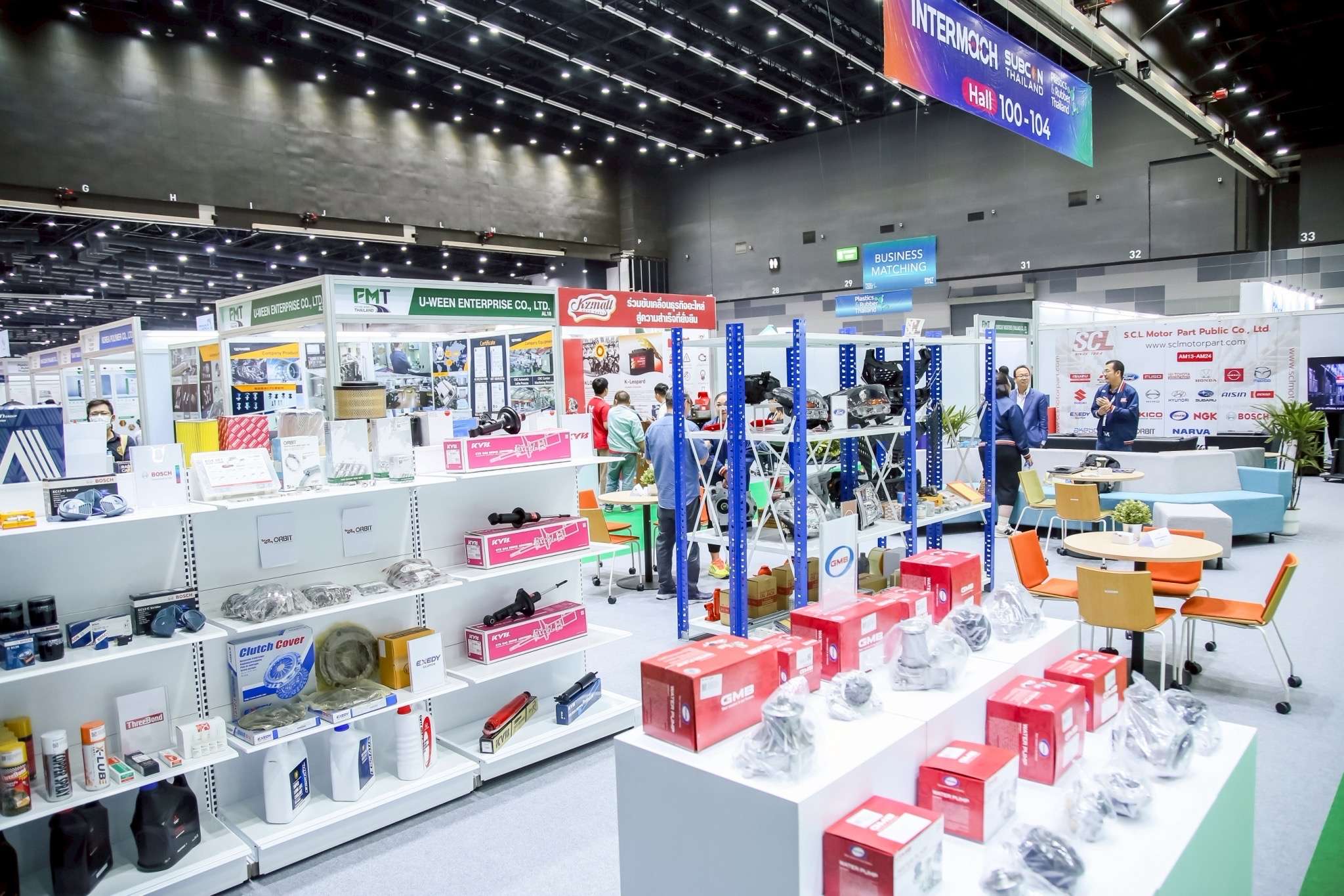 ภาพรวมบูธ SCL หมายเลข AM13–AM24 ภายในงาน Future Mobility Thailand 2026 ณ ศูนย์ไบเทค บางนา