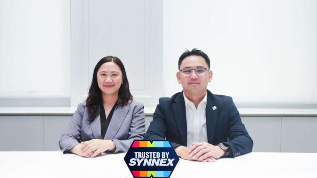 นางสาวณัฐนิชา ธุรนิกร และ นายปัญญา พูนเพิ่มผลสิริ ผู้บริหาร บริษัท ซินเน็ค (ประเทศไทย) จำกัด (มหาชน) ให้ข้อมูลในงาน Opp Day