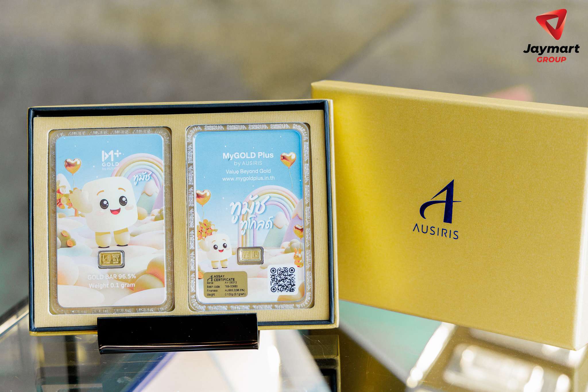 การ์ดทองคำแท่ง 96.5% ลาย ทูมัช ทูโกลด์ คอลเลกชันพิเศษน้ำหนัก 0.1 กรัม จากความร่วมมือระหว่าง J POINT และ MyGOLD Plus by Ausiris