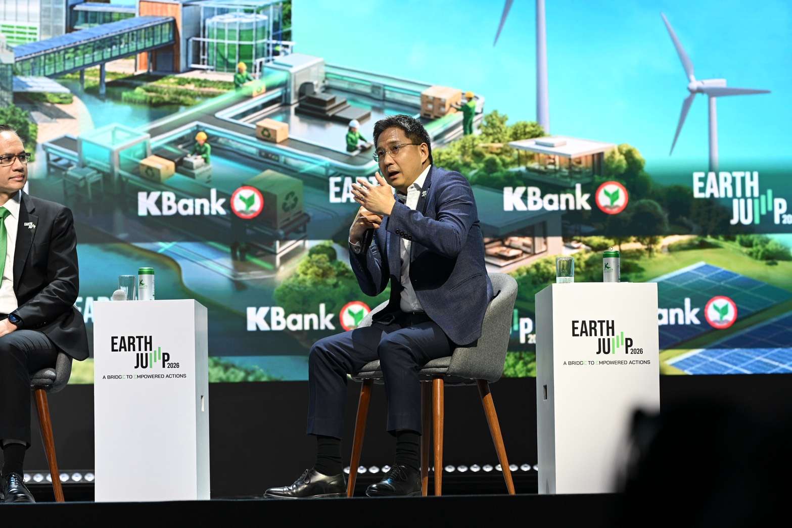 นายบดินทร์ อุดล กรรมการผู้อำนวยการใหญ่ อีสท์ วอเตอร์ เสวนาบนเวที Earth Jump 2026 ย้ำการบริหารจัดการน้ำสำหรับ Data Center ต้องยึดหลัก ESG