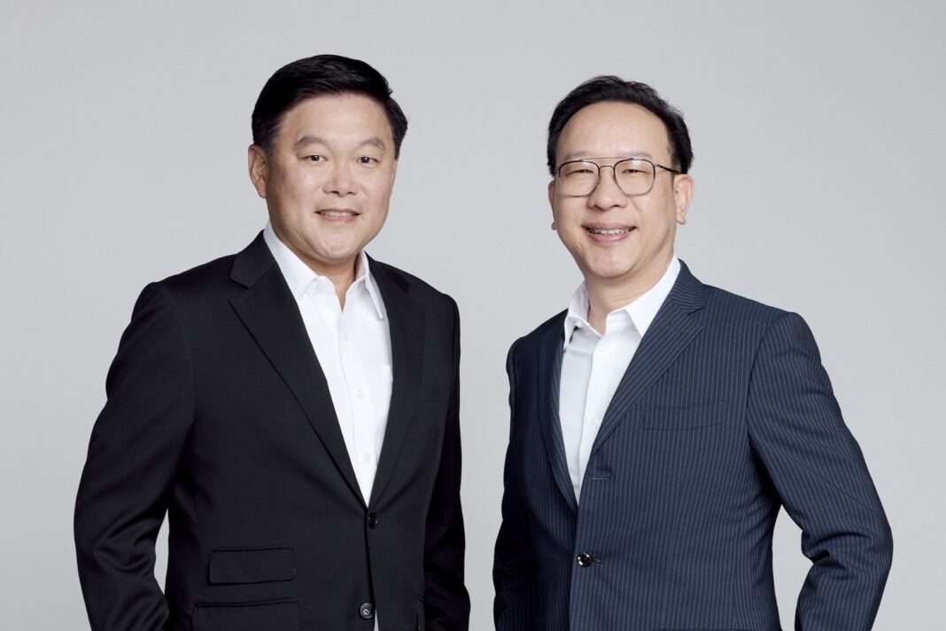 นายบรรณ เกษมทรัพย์ และ นายชนินทร์ บัณฑิตกฤษดา ประธานเจ้าหน้าที่บริหารร่วม บมจ.เอสซีจี เจดับเบิ้ลยูดี โลจิสติกส์ (SJWD)