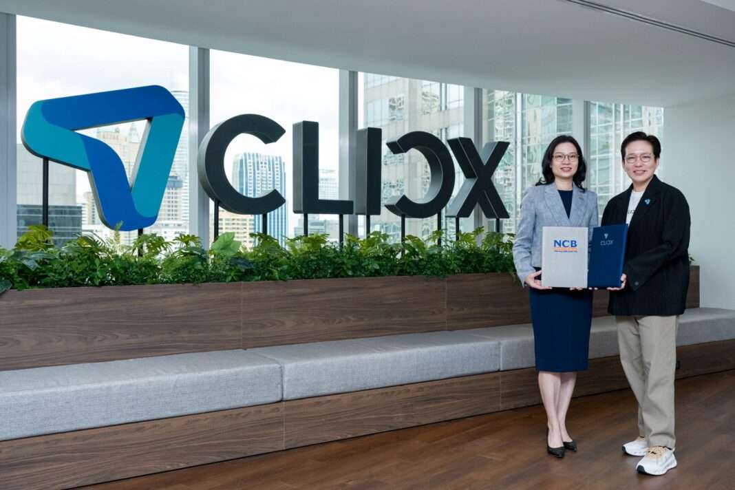 clicx-ncb-mou-signing-virtual-bank-financial-inclusion.jpg ผู้บริหาร CLICX และ NCB ถ่ายภาพร่วมกันในการลงนาม MOU สนับสนุนการเข้าถึงโอกาสทางการเงิน