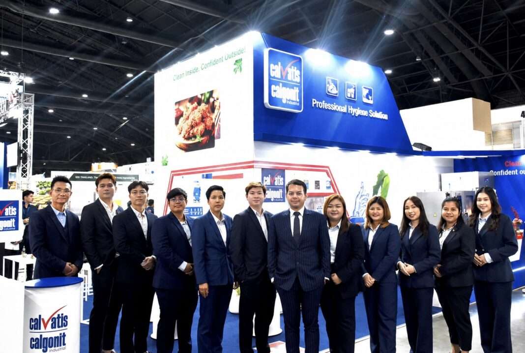 cvt-calvatis-prapat-team-propak-asia-2026.jpg ทีมผู้บริหารและพนักงาน บริษัท แคลวาทิส-เอเชีย แปซิฟิค จำกัด (CVT) บริษัทย่อยของ PRAPAT ร่วมออกบูธในงาน ProPak Asia 2026