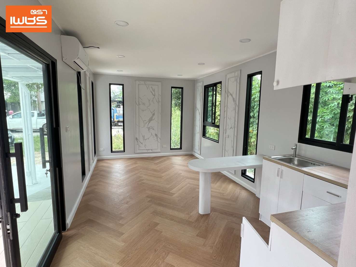 พื้น SPC จากตราเพชร รุ่น SPC Flooring Plus ในพื้นที่ห้องนั่งเล่น