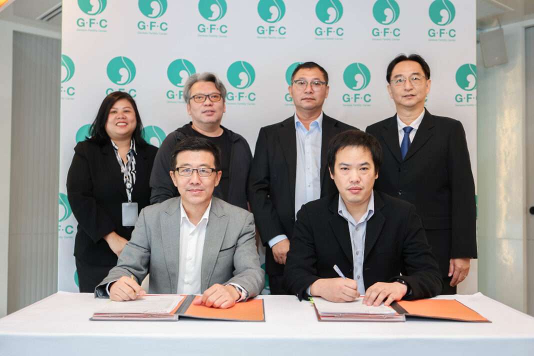 gfc-win-win-supply-solar-rooftop-mou-signing.jpg ภก.นที ตั้งจิตรสดใส ประธานเจ้าหน้าที่บริหาร GFC และตัวแทนจาก บริษัท วิน วิน ซัพพลาย จำกัด ร่วมลงนาม MOU ติดตั้ง Solar Rooftop