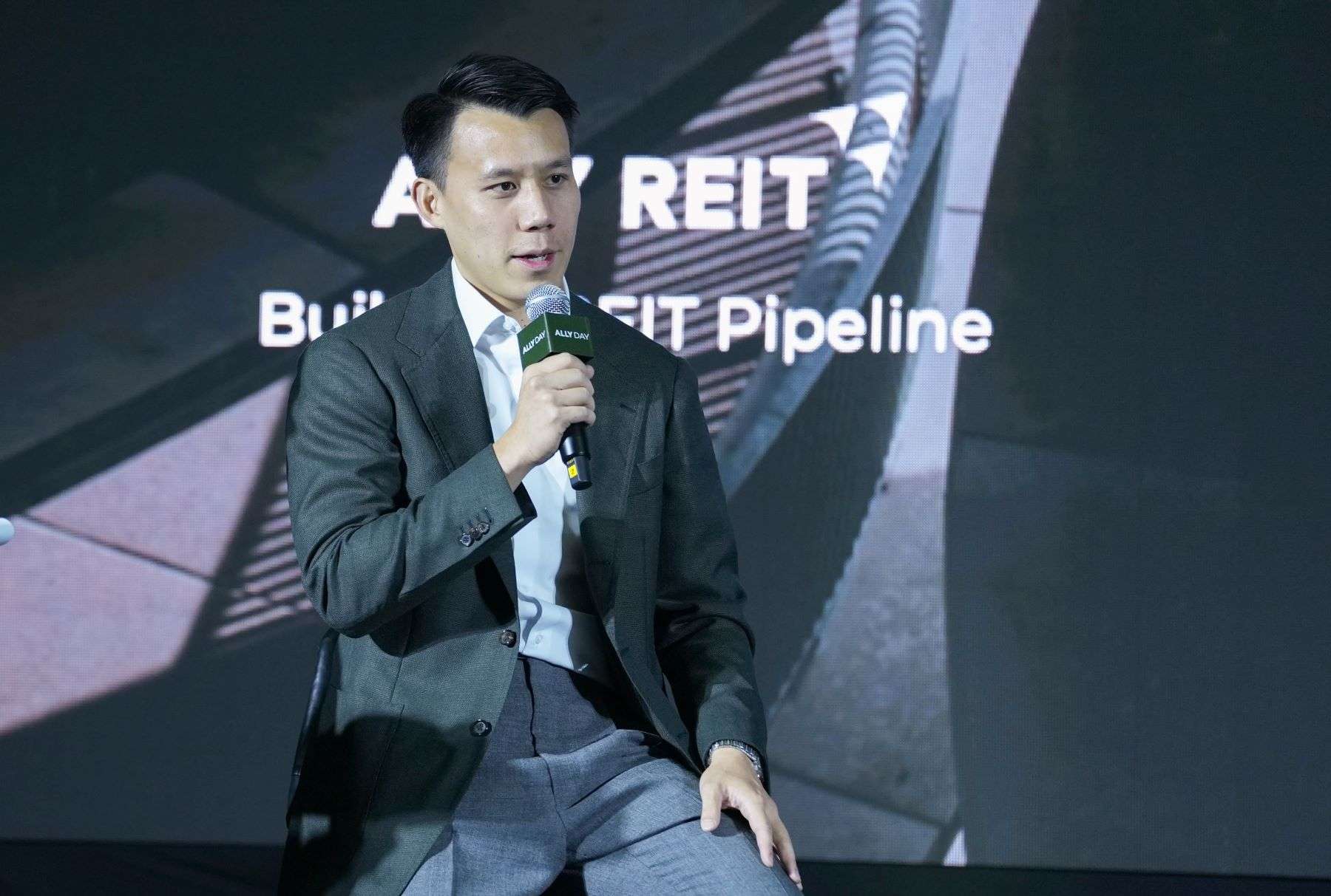นายกวินทร์ เอี่ยมสกุลรัตน์ ประธานเจ้าหน้าที่บริหาร บริษัท อัลไล รีท แมนเนจเมนท์ จำกัด แถลงแผนเพิ่มทุน ALLY REIT