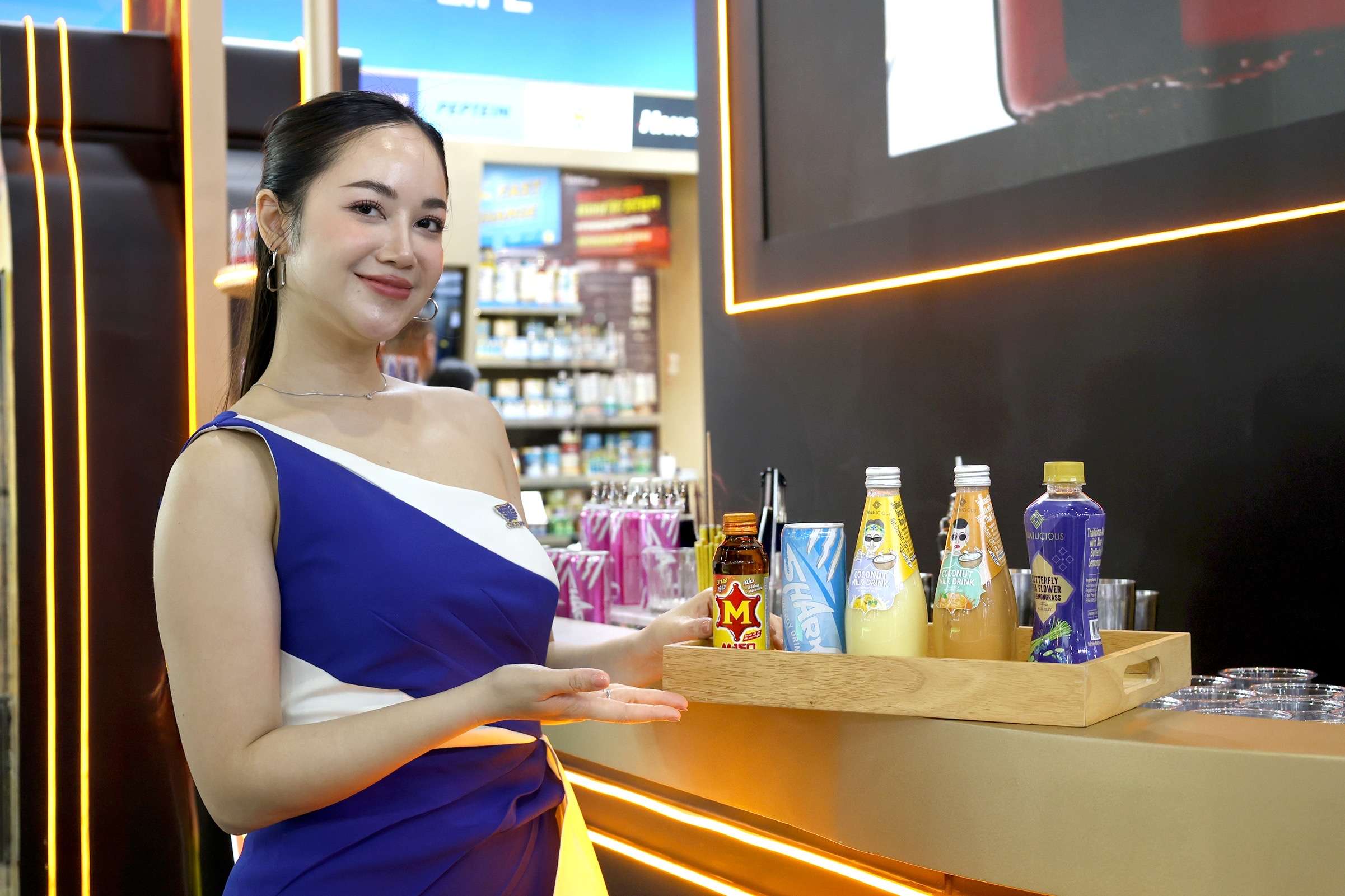 ผลิตภัณฑ์เครื่องดื่มไฮไลต์จากโอสถสภา M-150 SHARK และแบรนด์ใหม่ Thailicious ในงาน THAIFEX 2026