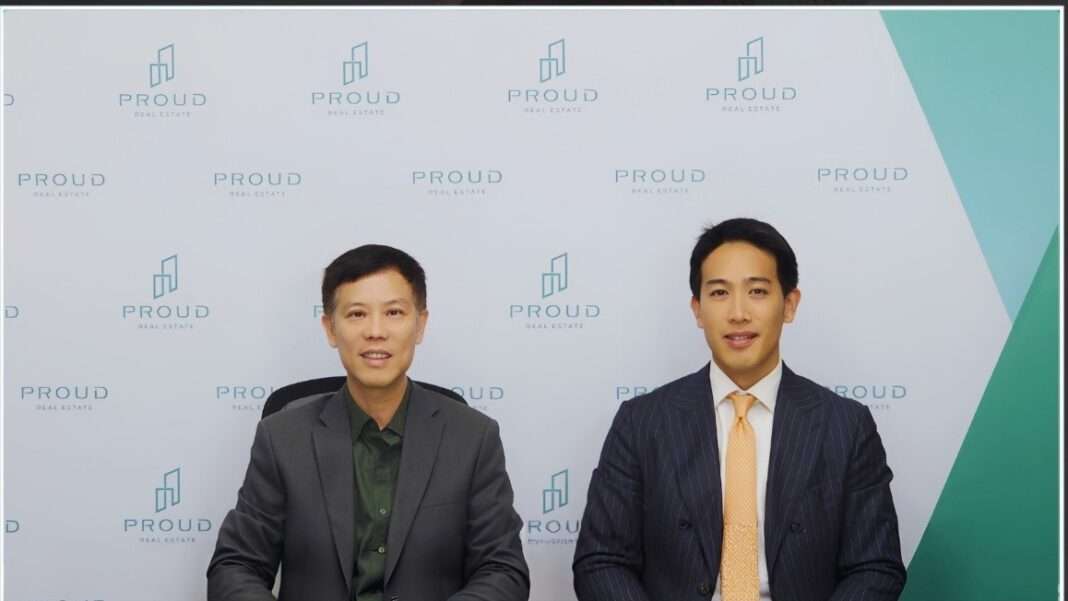 proud-real-estate-q1-2026-financial-performance-opportunity-day.jpg นายภูมิพัฒน์ สินาเจริญ และนายพสุ ลิปตพัลลภ ร่วมรายงานข้อมูลผลประกอบการประจำไตรมาส 1/2569 ของ บมจ. พราว เรียล เอสเตท (PROUD) ในกิจกรรม Opportunity Day