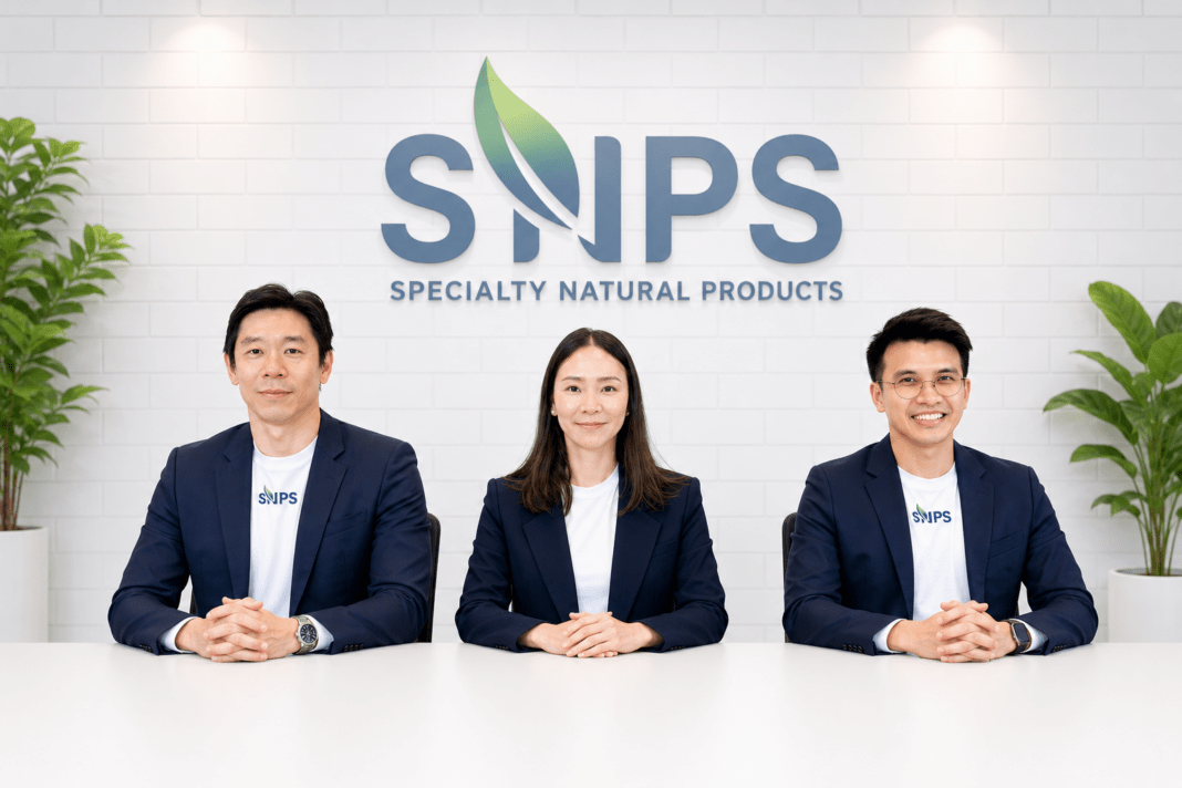 snps-specialty-natural-products-q1-2026-earnings-call.jpg ดร.ธีรญา กฤษฎาพงษ์ พร้อมด้วย ดร.กฤษฎา กิตติโกวิทธนา และ นายตนุวัฒน์ เจียมสุวรรณ คณะผู้บริหาร บมจ.สเปเชี่ยลตี้ เนเชอรัล โปรดักส์ ร่วมจัดกิจกรรม Earnings Call