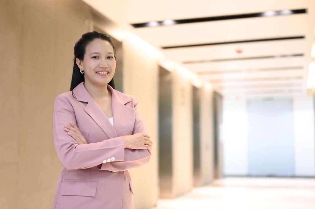 watcharaporn-suwinchai-ceo-empire-tech-solution-business.jpg นางสาววัชราภรณ์ สุวินย์ชัย ประธานเจ้าหน้าที่บริหาร บริษัท ออริจิ้น โกลบอล เอมไพร์ จำกัด (มหาชน) หรือ EMPIRE