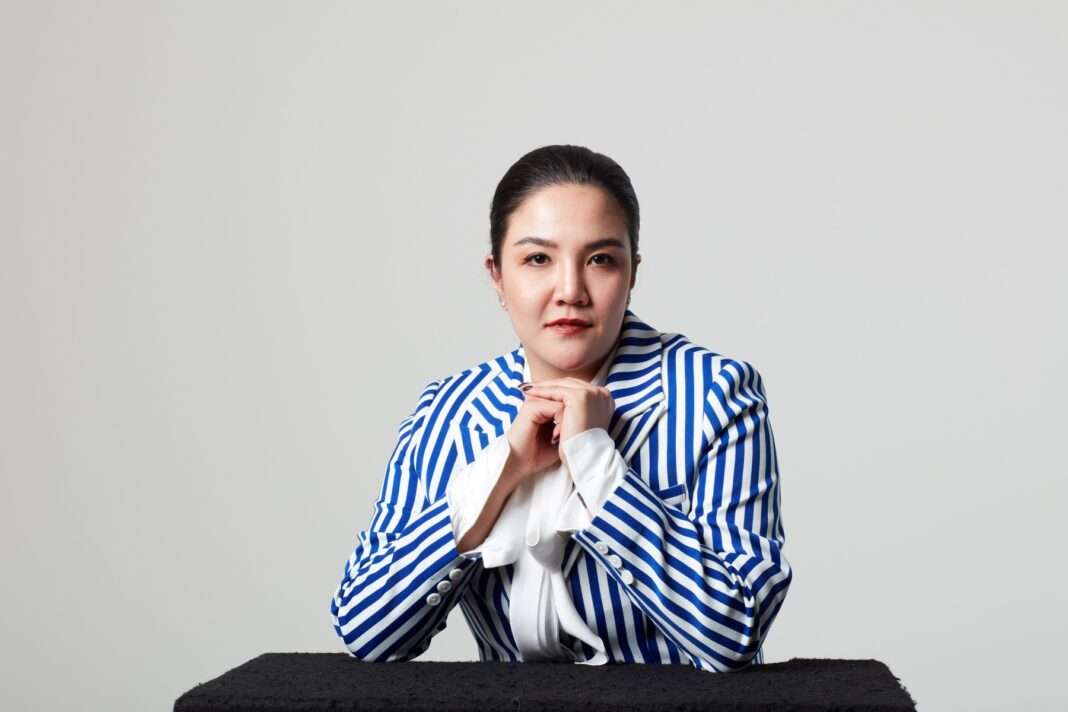 wp-energy-ceo-chomkamol-poompanmoung.jpg คุณชมกมล พุ่มพันธุ์ม่วง ประธานเจ้าหน้าที่บริหาร บริษัท ดับบลิวพี เอ็นเนอร์ยี่ จำกัด (มหาชน) หรือ WP Energy