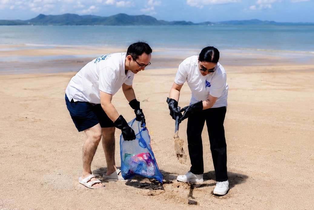 พนักงาน WP Energy ร่วมกิจกรรมเก็บขยะบริเวณชายหาดและขยะทะเล ในโครงการ TREASURE HUNT ON THE BEACH