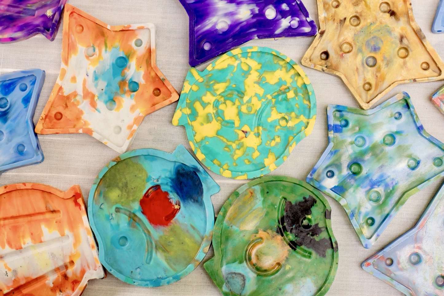 ผลิตภัณฑ์ Upcycling ที่สร้างสรรค์จากการนำขยะพลาสติกและขยะทะเลมาเพิ่มมูลค่า