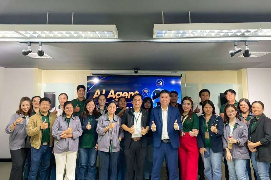ผู้บริหาร พนักงาน บมจ. ฑีฆาก่อสร้าง (TEKA) และวิทยากร ถ่ายภาพร่วมกันในงานอบรมหลักสูตร AI Agent for Manager