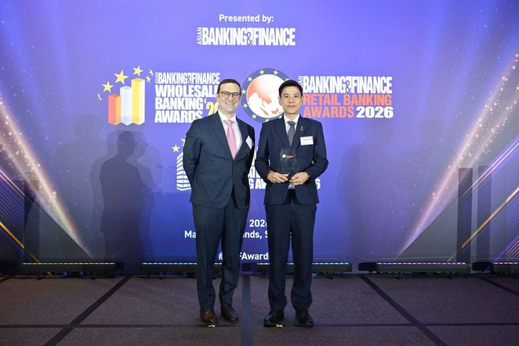ghb-asian-banking-finance-retail-banking-awards-2026.jpg ดร.มหัทธนะ อัมพรพิสิฏฐ์ กรรมการผู้จัดการ ธอส. รับรางวัล Asian Banking and Finance Retail Banking Awards 2026 สาขา Financial Inclusion Initiative of the Year