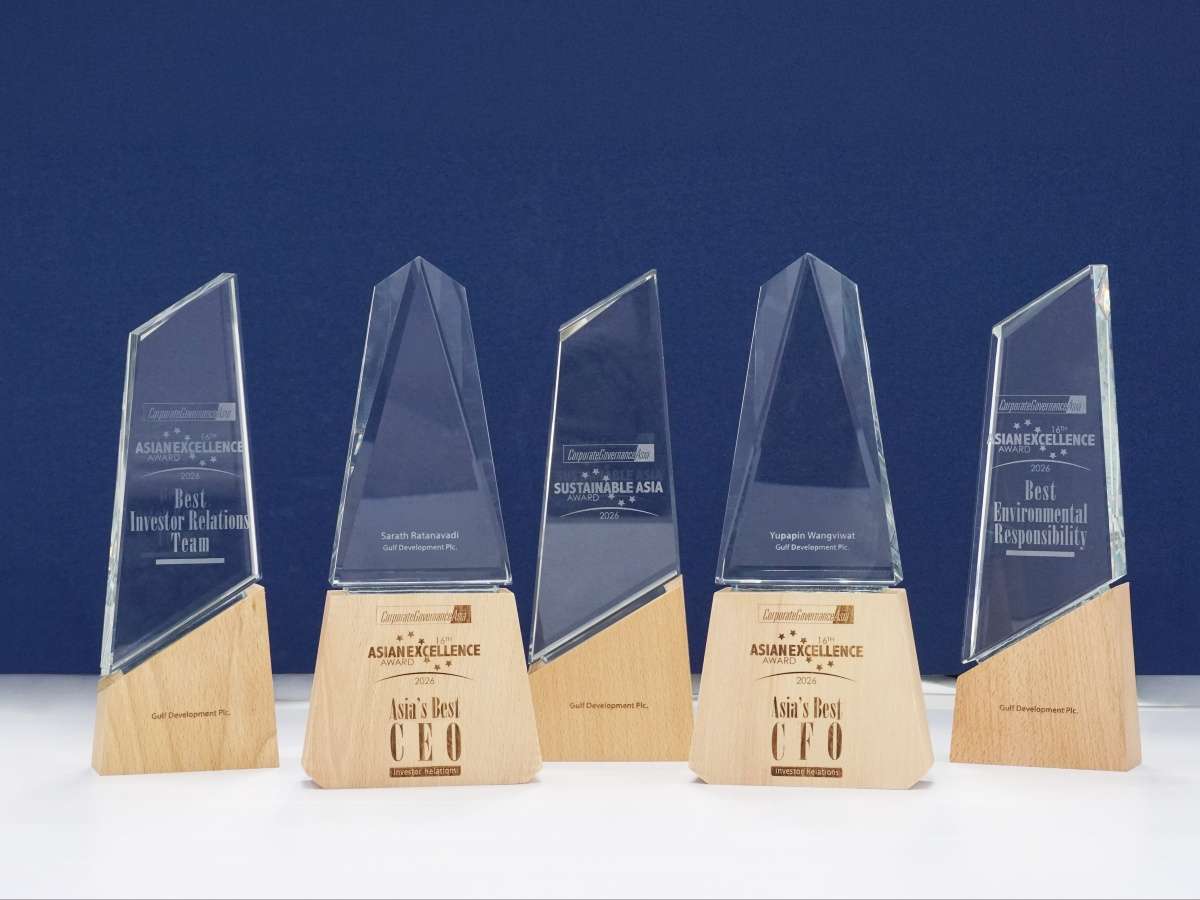 ถ้วยรางวัลเกียรติยศ 5 สาขา ที่ GULF ได้รับจากเวที Asian Excellence Award 2026