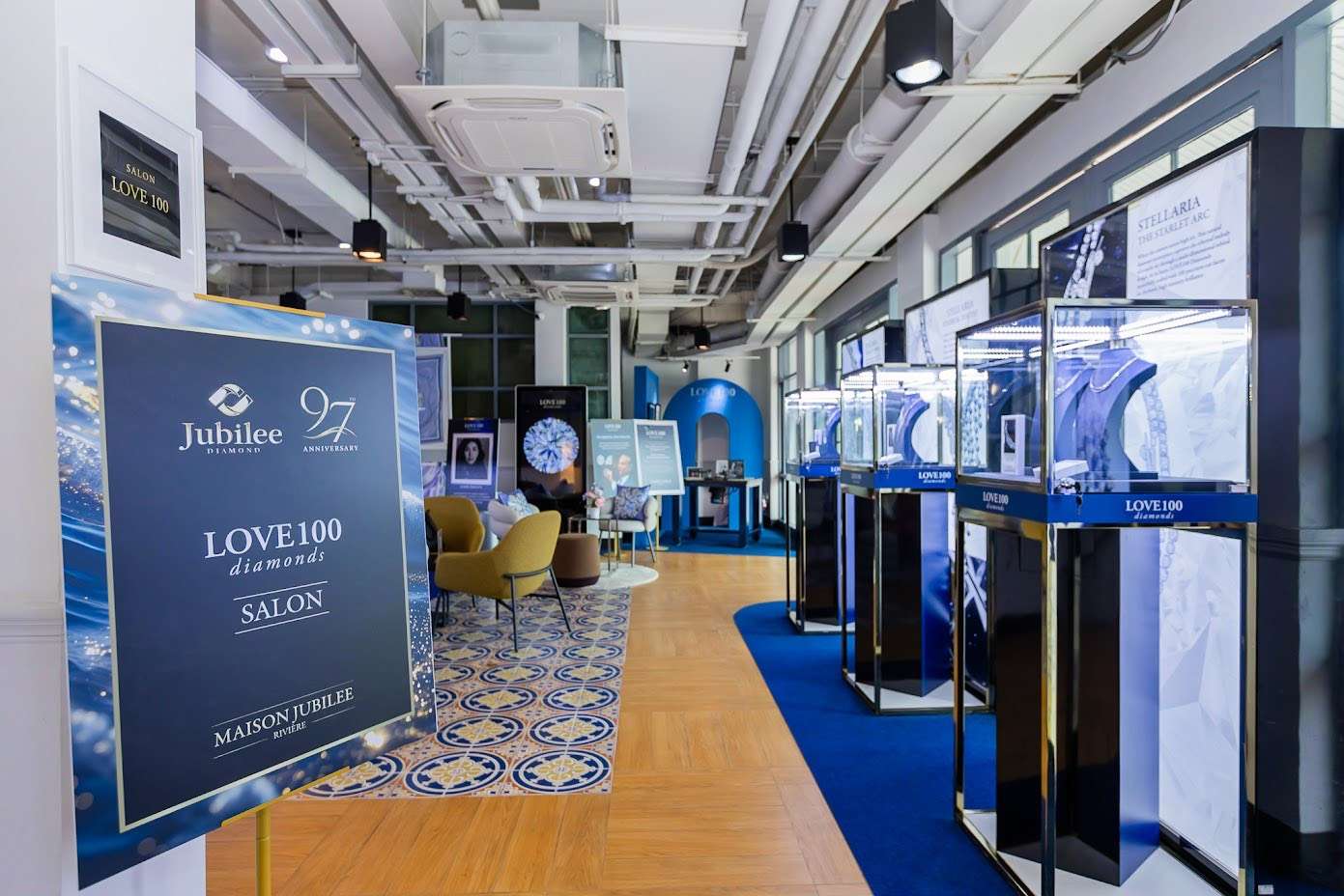 บรรยากาศภายใน Maison Jubilee Riviere จัดแสดงเครื่องประดับเพชร LOVE100 Diamonds