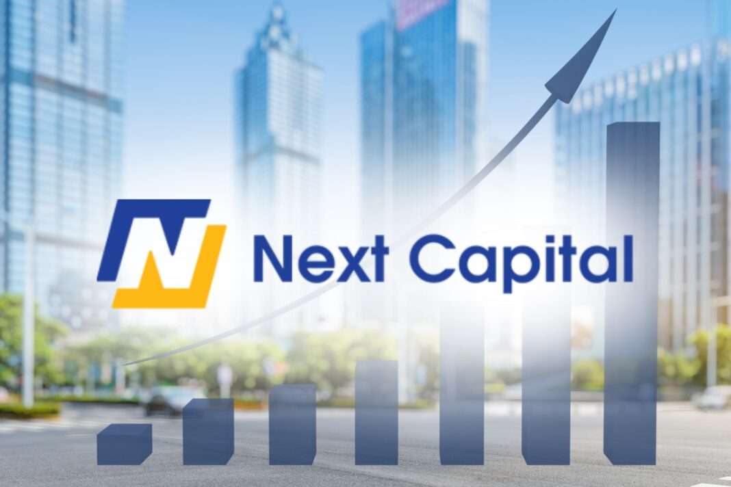 กราฟิกโลโก้ Next Capital หรือ NCAP พร้อมสัญลักษณ์ลูกศรพุ่งขึ้น สะท้อนการเติบโตหลังทริสเรทติ้งปรับแนวโน้มอันดับเครดิตเป็น “Positive”