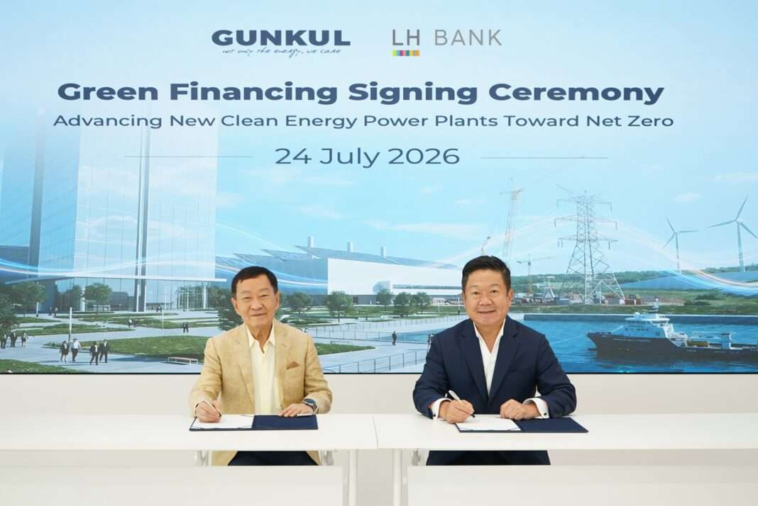 ดร.กัลกุล ดำรงปิยวุฒิ์ ประธานกรรมการ GUNKUL และ นายมาร์ค เฉิน ประธานเจ้าหน้าที่บริหารกลุ่มลูกค้าธุรกิจ LH Bank ร่วมลงนามสัญญาสินเชื่อสีเขียว