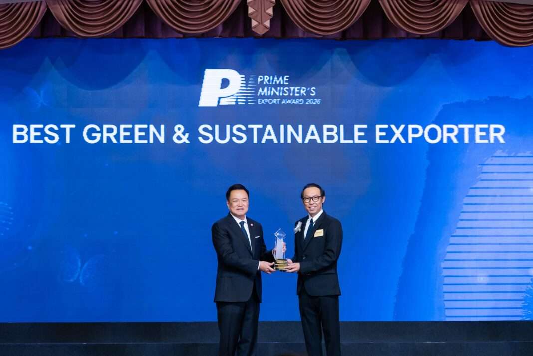 นายอนุทิน ชาญวีรกูล นายกรัฐมนตรี มอบรางวัล Prime Minister’s Export Award 2026 ให้แก่นายอดิศักดิ์ รักอริยะพงศ์ ประธานกรรมการบริหาร SAPPE