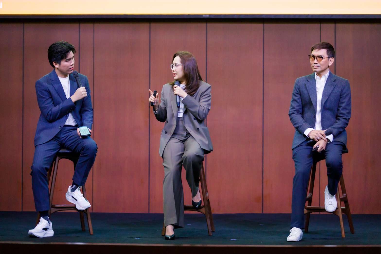 ผู้บริหารธนชาตประกันภัยร่วมเสวนาบนเวที InsureX FORUM 2026 หัวข้ออนาคตประกันภัยรถยนต์ EV