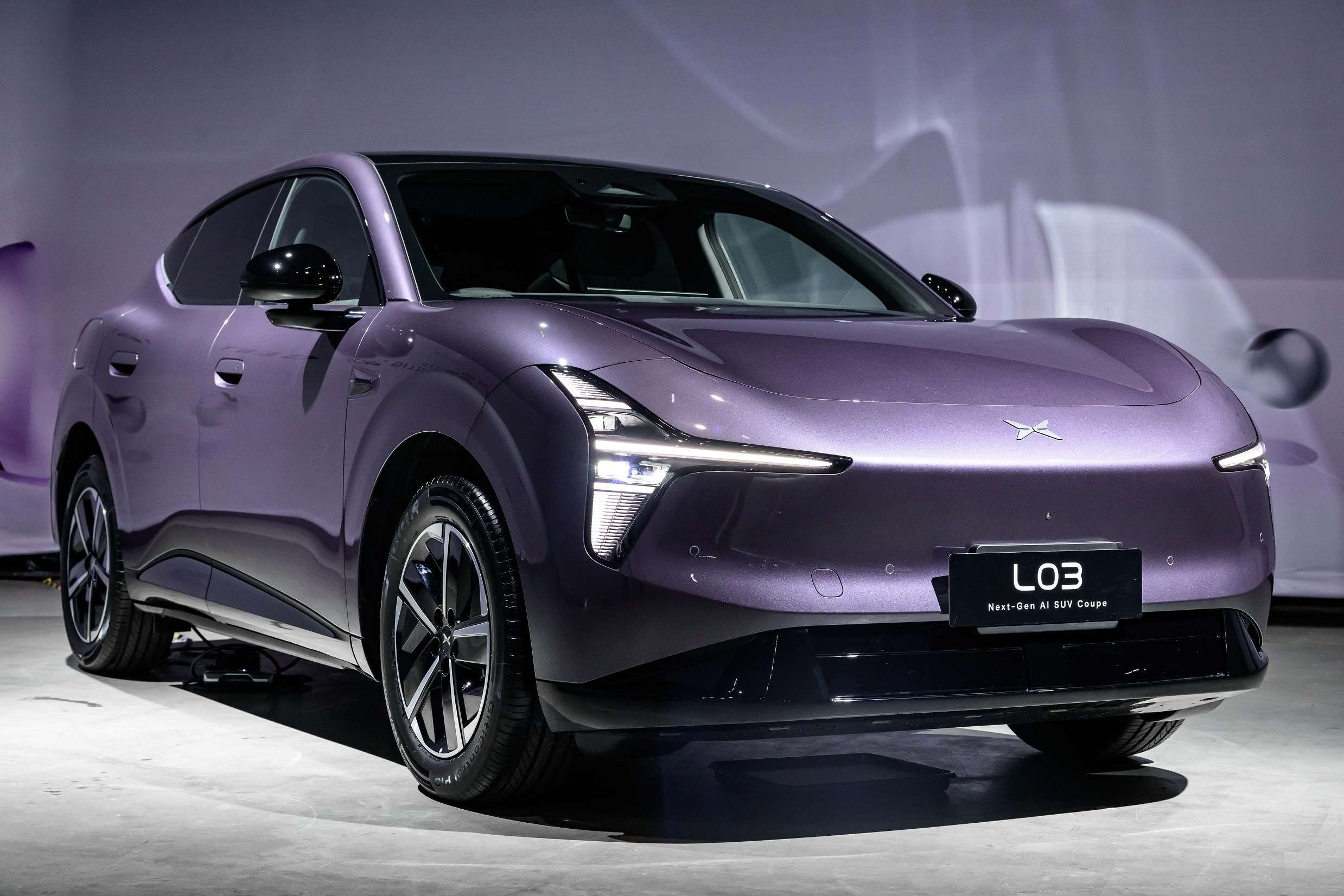 ดีไซน์ด้านหน้า THE NEW XPENG L03 โดดเด่นด้วยชุดไฟหน้า Starship และเส้นสายสปอร์ตพรีเมียม