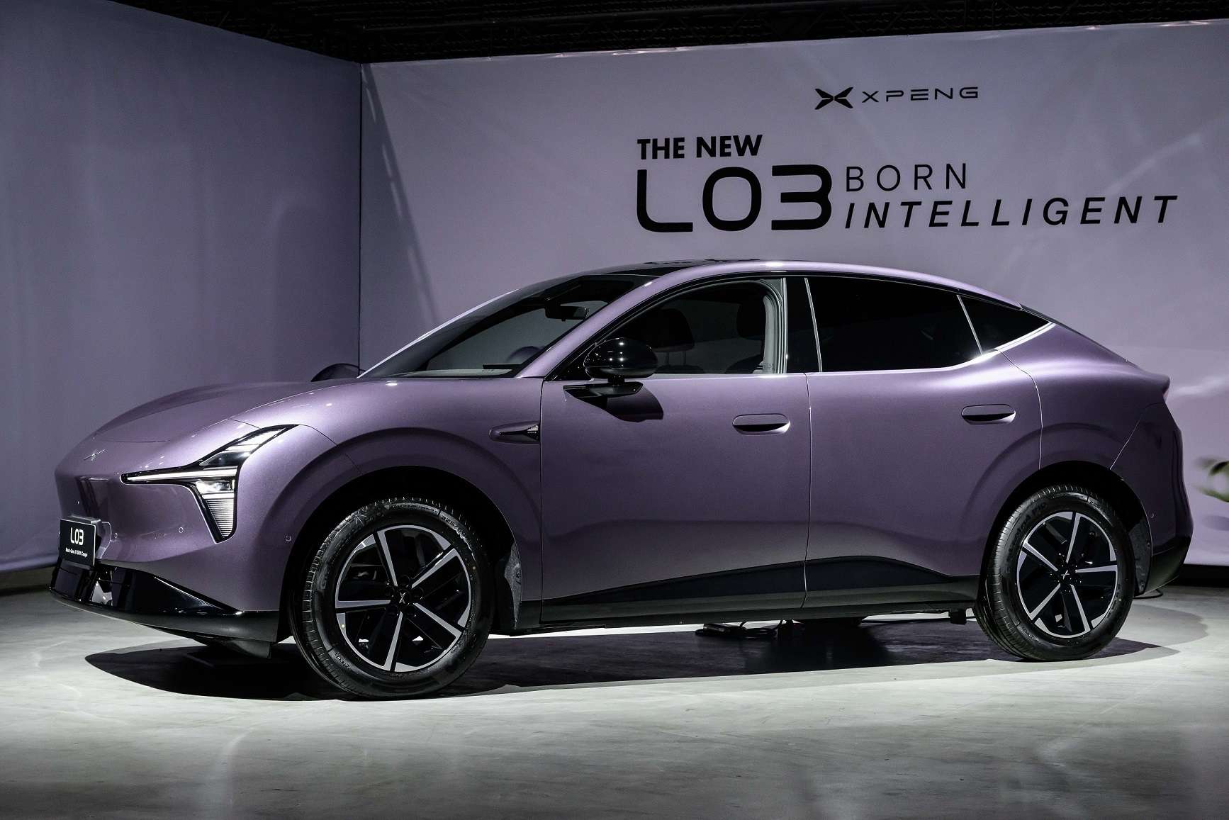 รถยนต์ไฟฟ้า THE NEW XPENG L03 Next-Gen AI SUV Coupe พวงมาลัยขวา ดีไซน์สไตล์สปอร์ตฟาสต์แบ็ก สี Phantom Purple