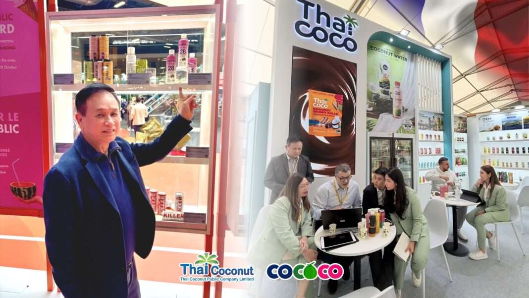 COCOCO-Thai-Coconut-SIAL-Paris-2026-Exhibition ดร.วรวัฒน์ ชิ้นปิ่นเกลียว ประธานเจ้าหน้าที่บริหาร บริษัท ไทย โคโคนัท จำกัด (มหาชน) หรือ COCOCO ถ่ายภาพร่วมกับตู้แสดงผลิตภัณฑ์แปรรูปจากมะพร้าว พร้อมภาพบรรยากาศทีมงานกำลังเจรจาธุรกิจกับคู่ค้าที่บูธ Thai Coco ภายในงานแสดงสินค้าอาหารและเครื่องดื่มระดับนานาชาติ SIAL Paris 2026 ประเทศฝรั่งเศส